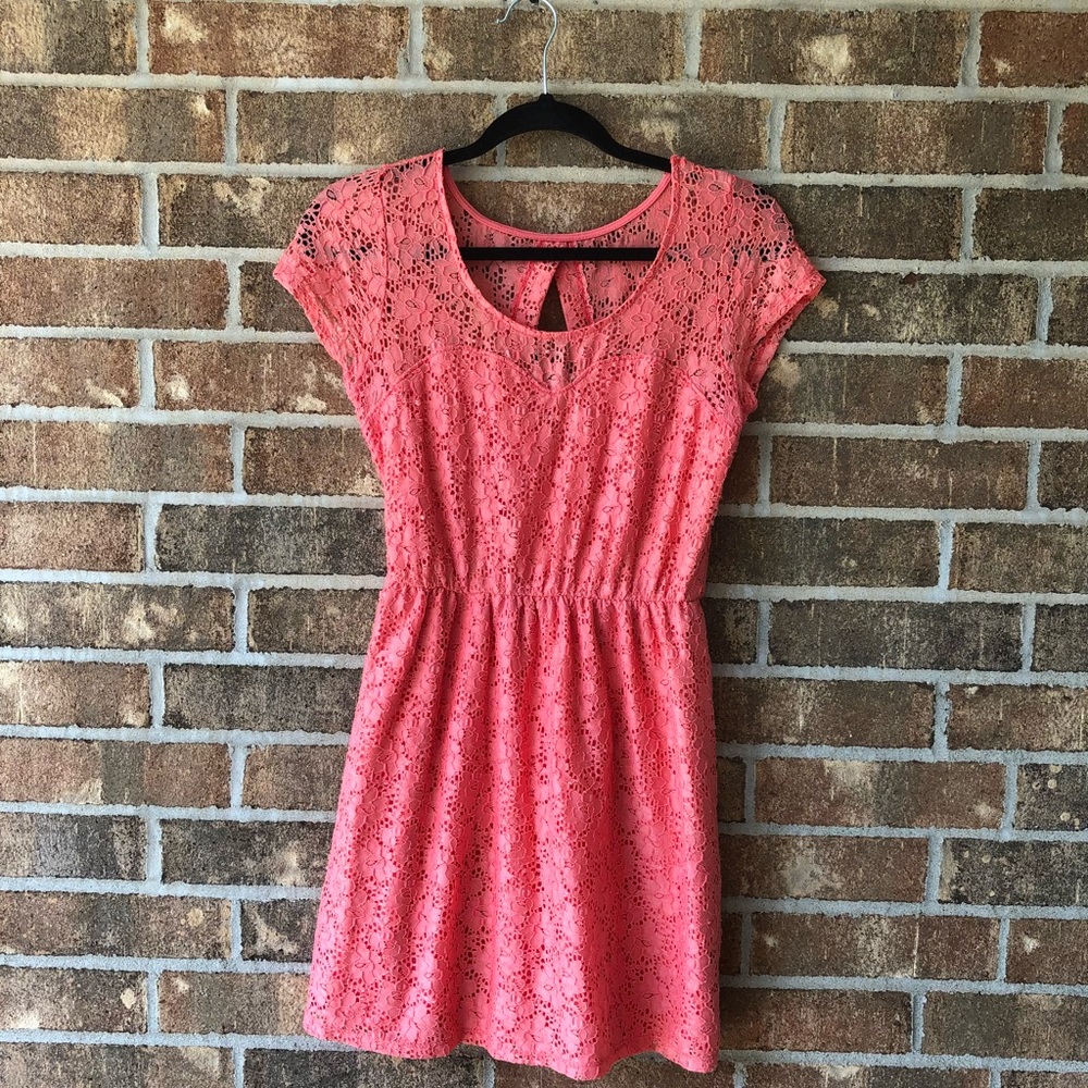 Lace sweetheart style dress